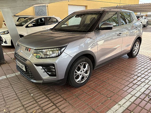 SSANYONG TIVOLI G15 URBAN PLUS 4*2