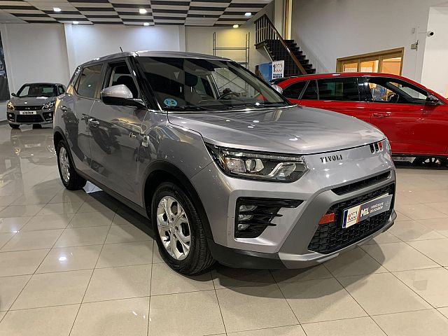 SSANYONG TIVOLI G15 URBAN PLUS 4*2