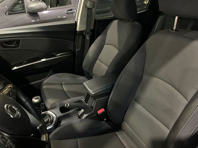 SSANYONG TIVOLI G15 URBAN PLUS 4*2