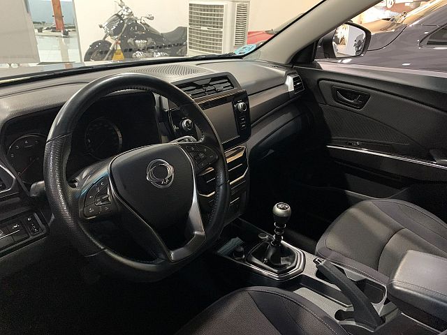 SSANYONG TIVOLI G15 URBAN PLUS 4*2