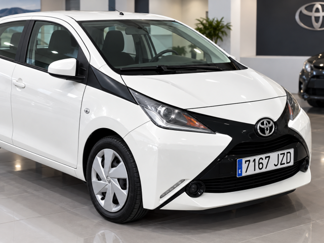 TOYOTA AYGO XPLAY 1.0 72CV